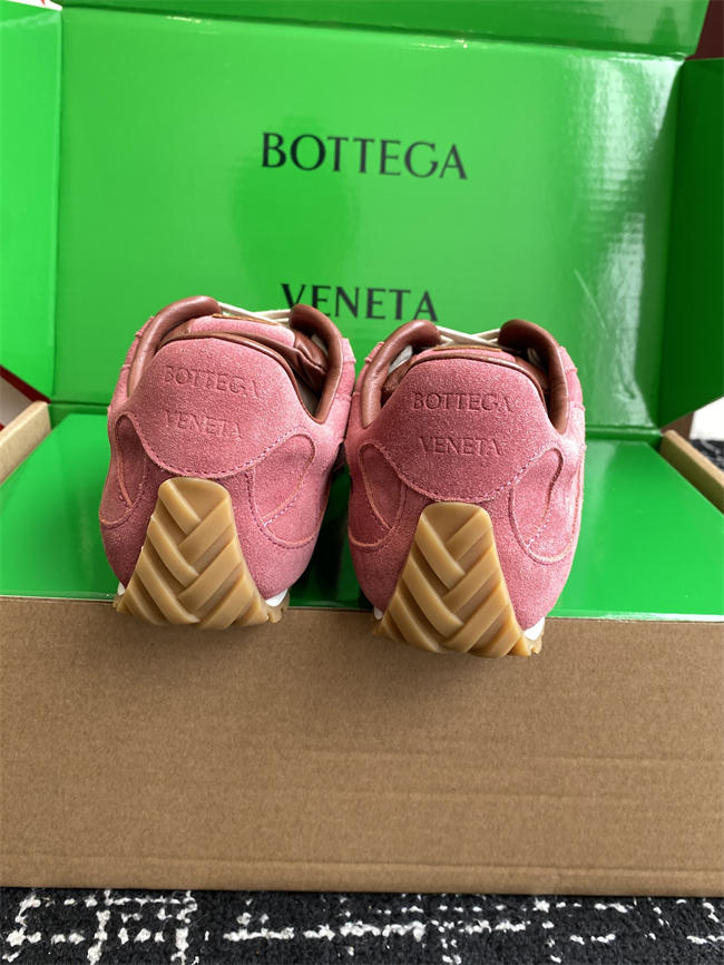 B0tt*ga Ven*ta Sneaker