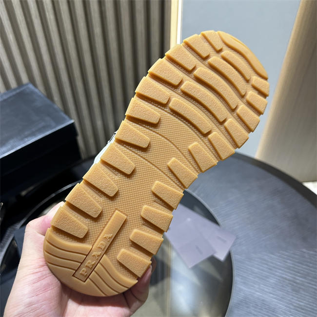 Pra*a Sneaker