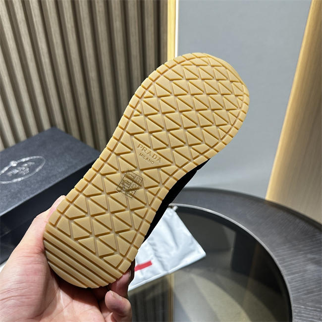 Pra*a Sneaker