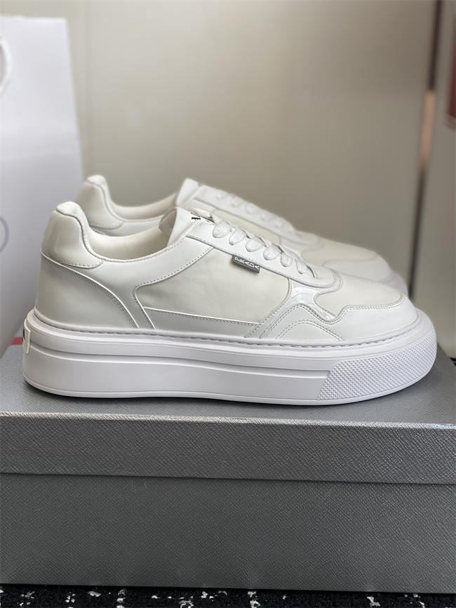 Pra*a Sneaker