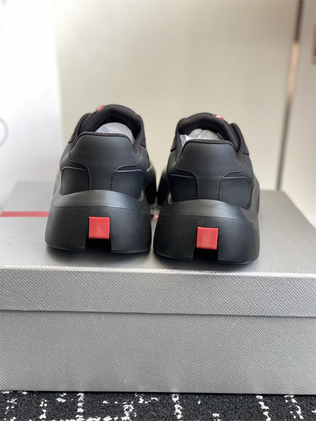 Pra*a Sneaker