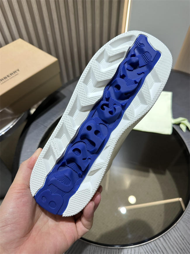 Bv*b*rry Sneaker