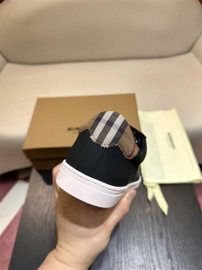 Bv*b*rry Sneaker