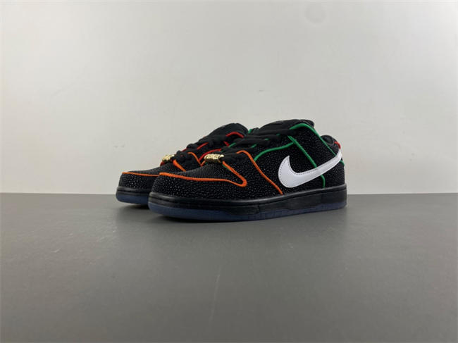 Nike SB Dunk Low Bronx Girls Skate HV1664-001