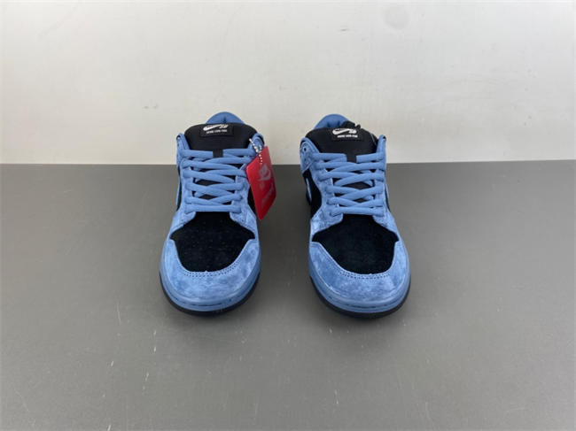 Svp*me x nike dunk low sb hq8487-400