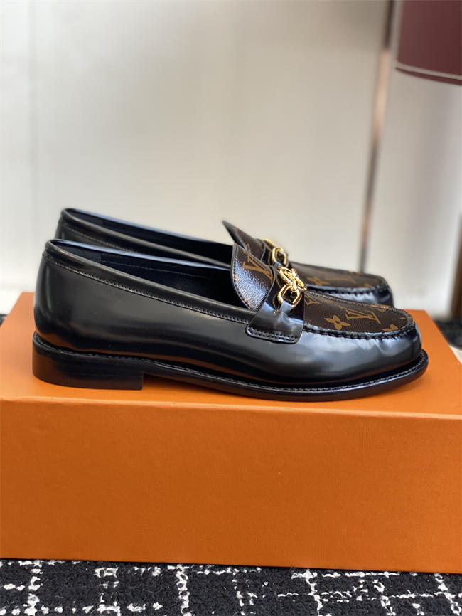 Lv Loafer 069