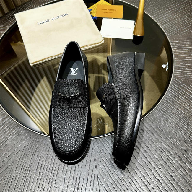 Lv Loafer077