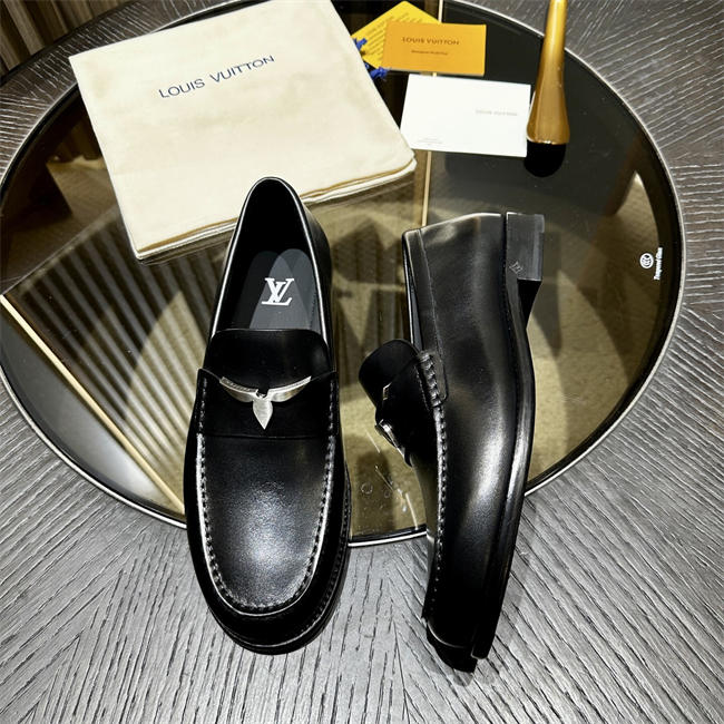 Lv Loafer079