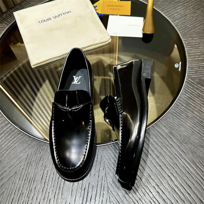 Lv Loafer082