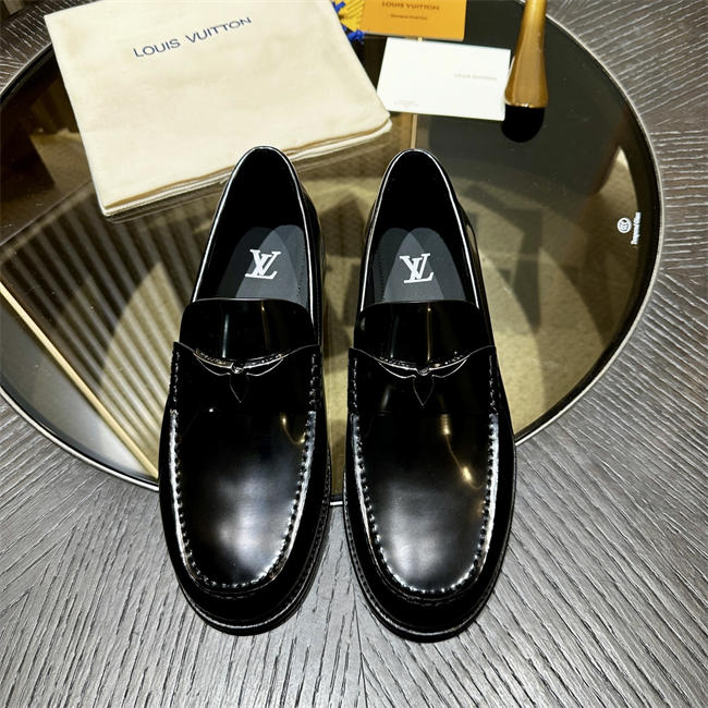 Lv Loafer082
