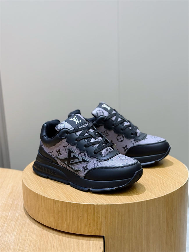 Lv Sneaker