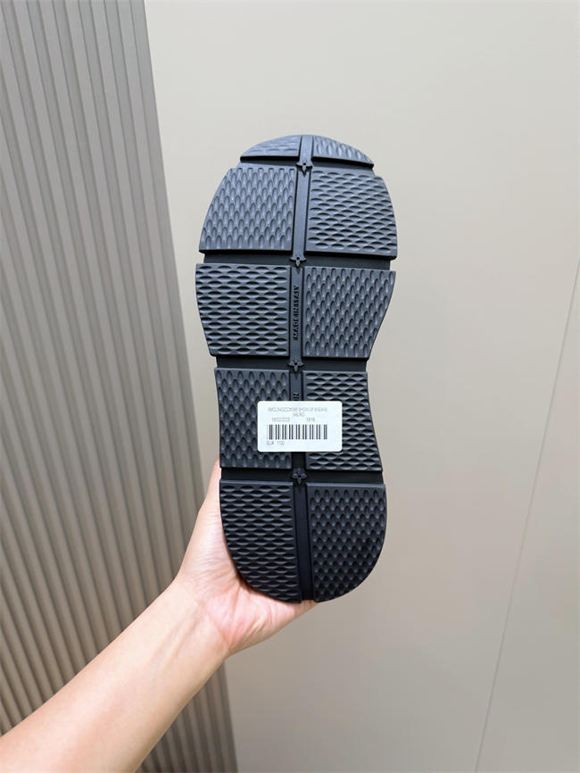 Lv Sneaker