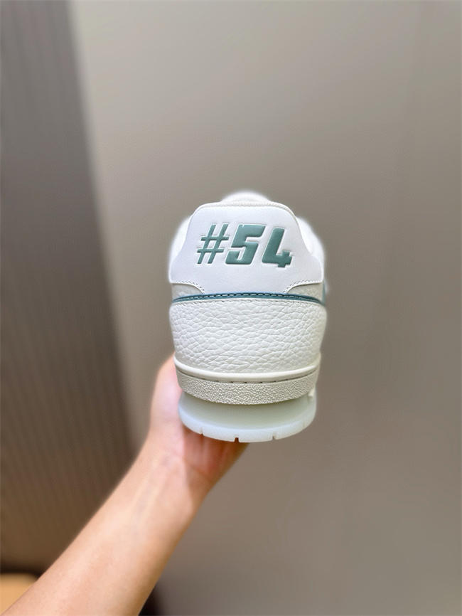 Lv Sneaker