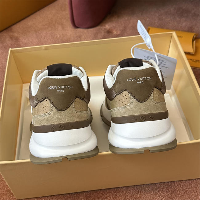 Lv Sneaker