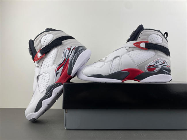 Jordan 8 Retro Bugs Bunny (2025) 305381-100