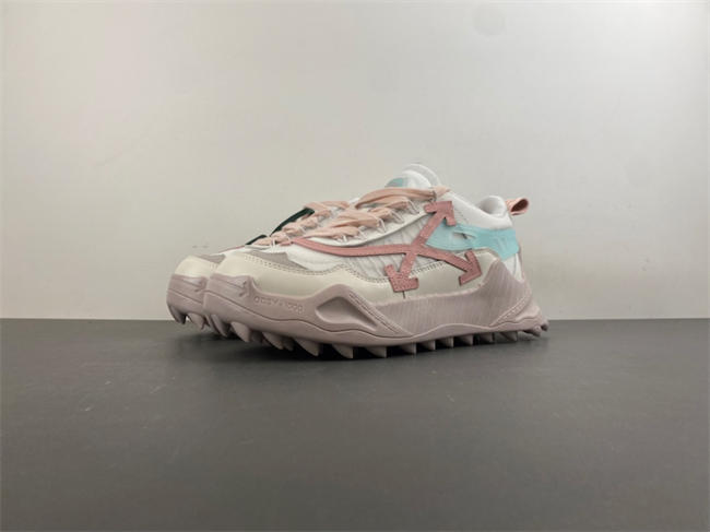 Off-White c/o Virgil Abloh
