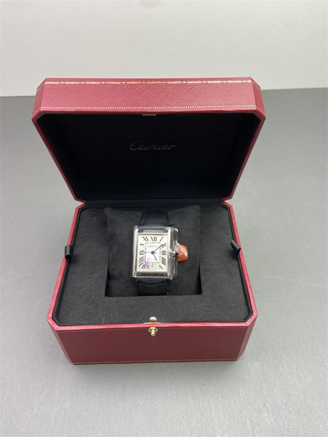 Tank Must de Ca*t1er watch XL