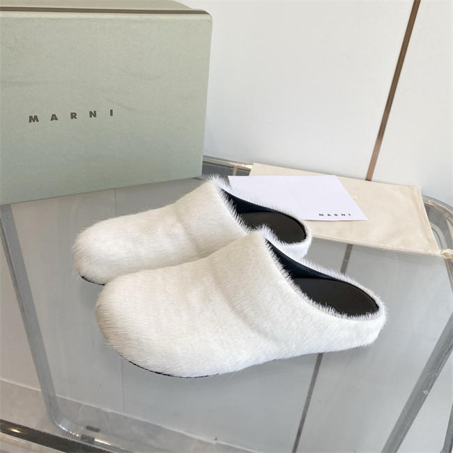 Ma*n1 Slipper
