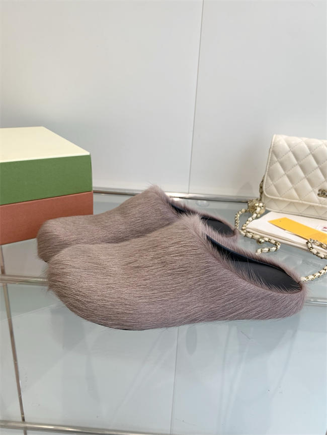 Ma*n1 Slipper