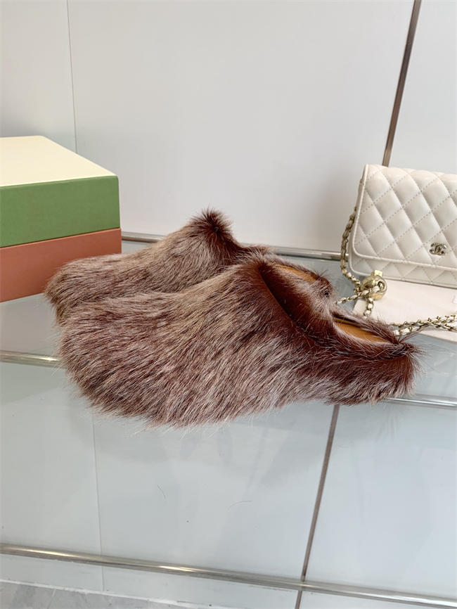 Ma*n1 Slipper