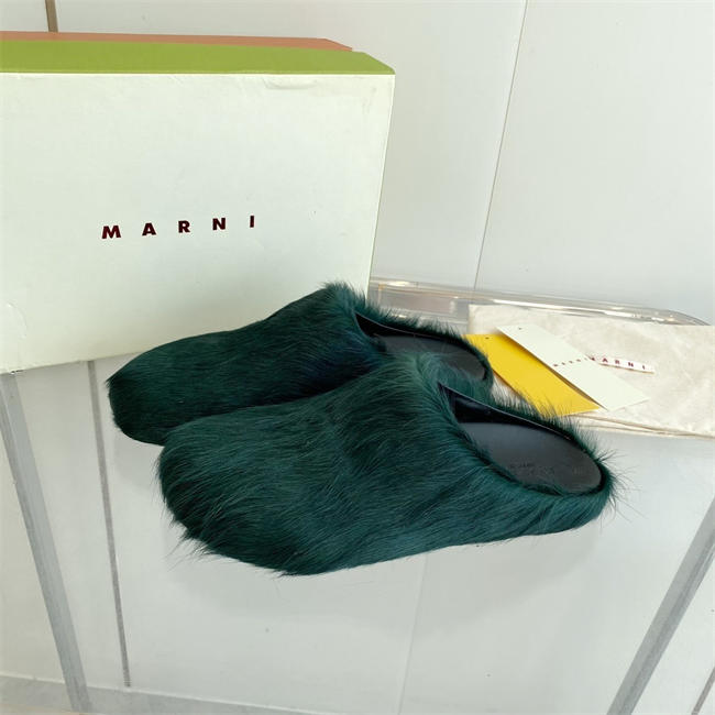 Ma*n1 Slipper