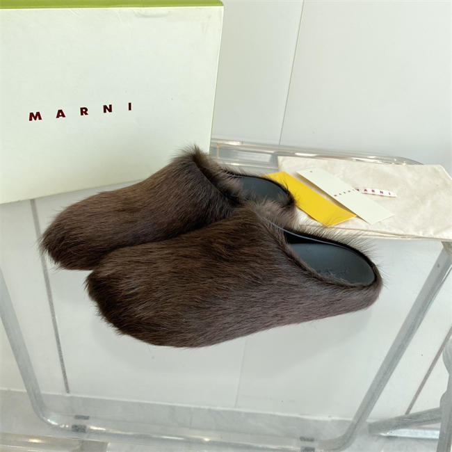 Ma*n1 Slipper