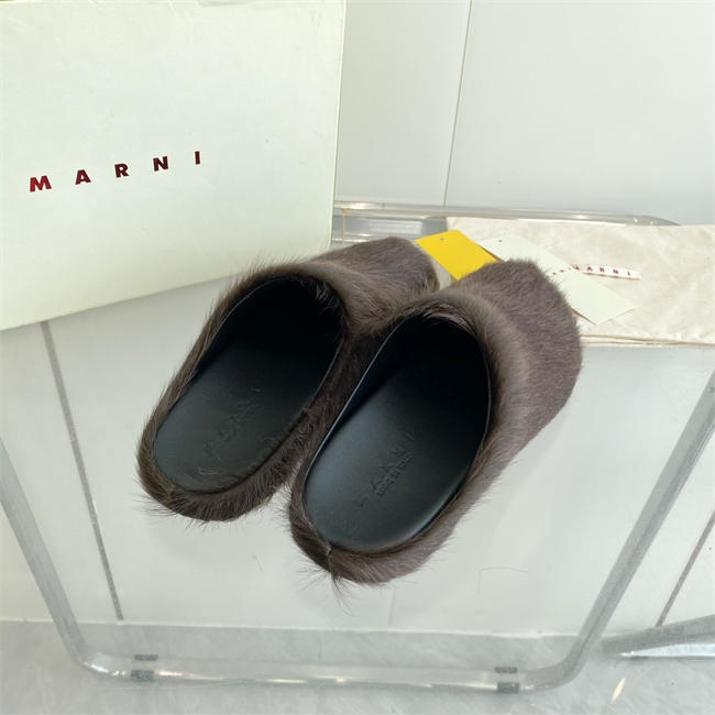 Ma*n1 Slipper