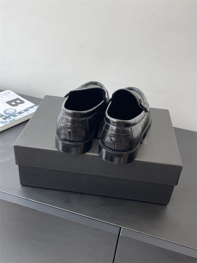 Y51 Loafer 001