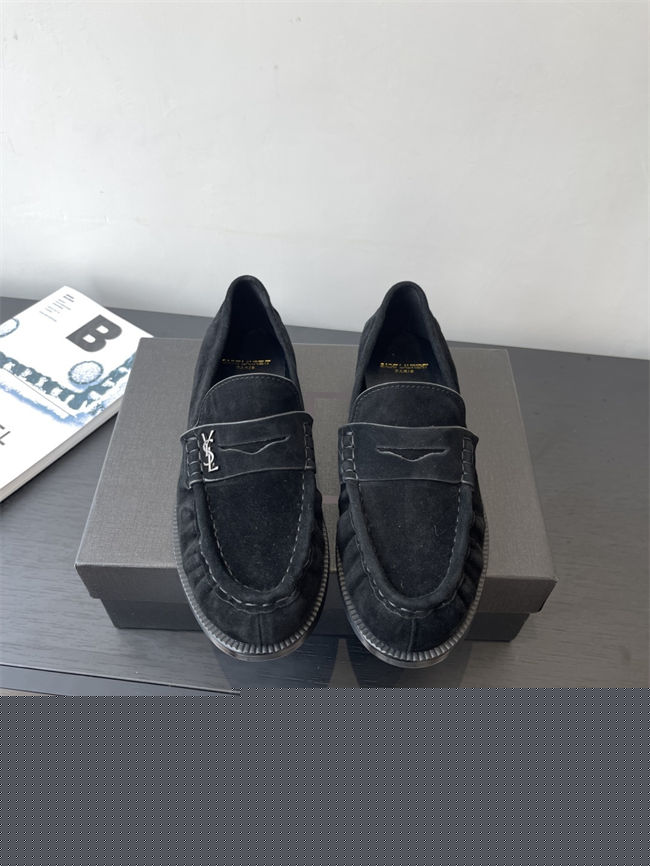 Y51 Loafer 007