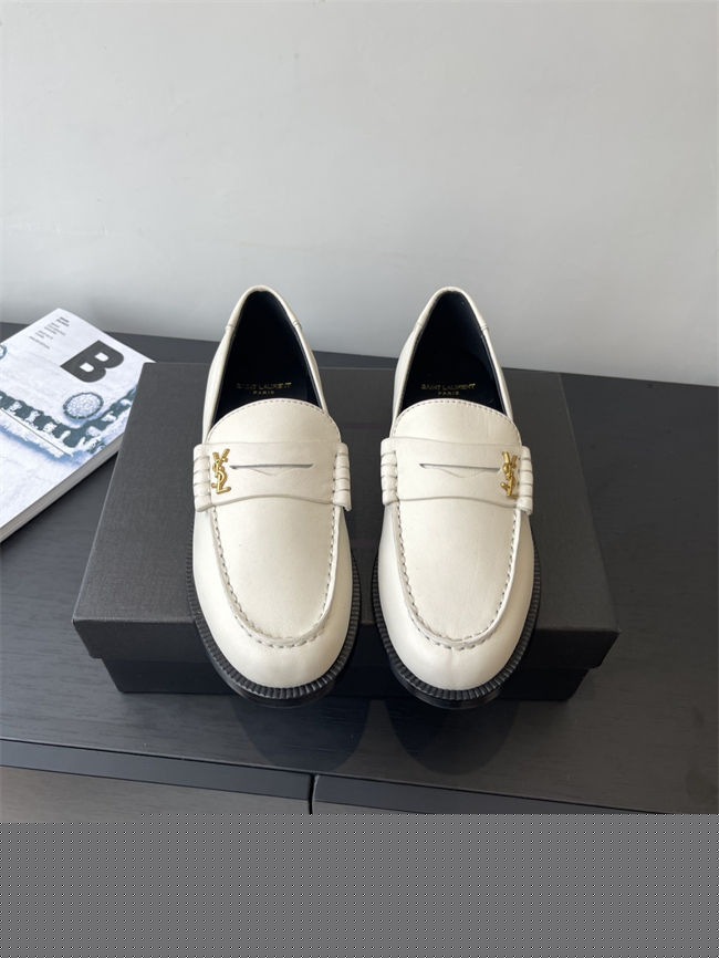 Y51 Loafer 011