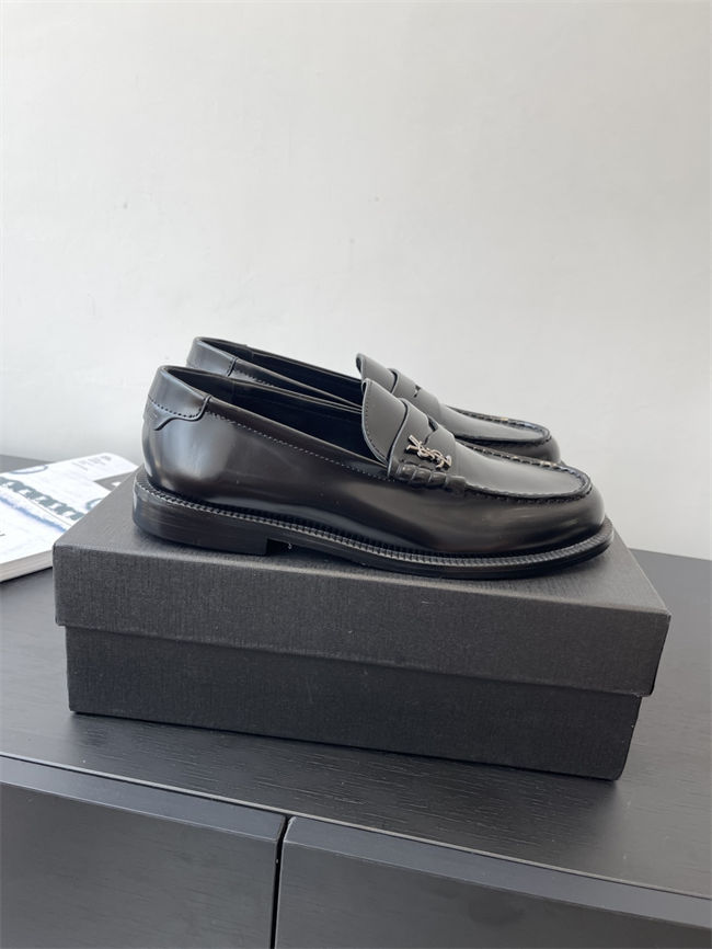 Y51 Loafer 012