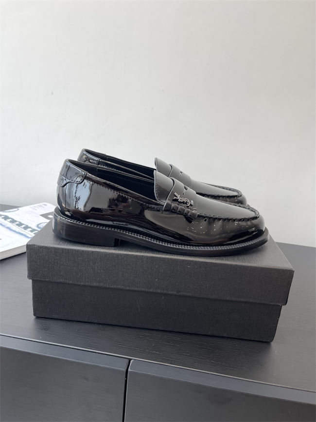 Y51 Loafer 014