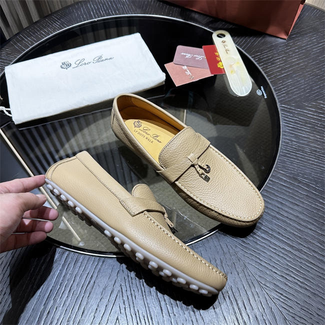 L0r0 P1ana Loafer