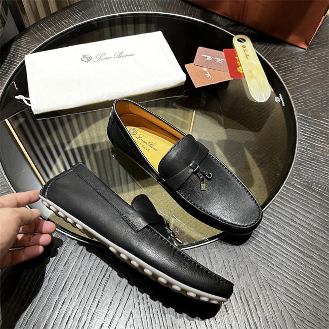 L0r0 P1ana Loafer