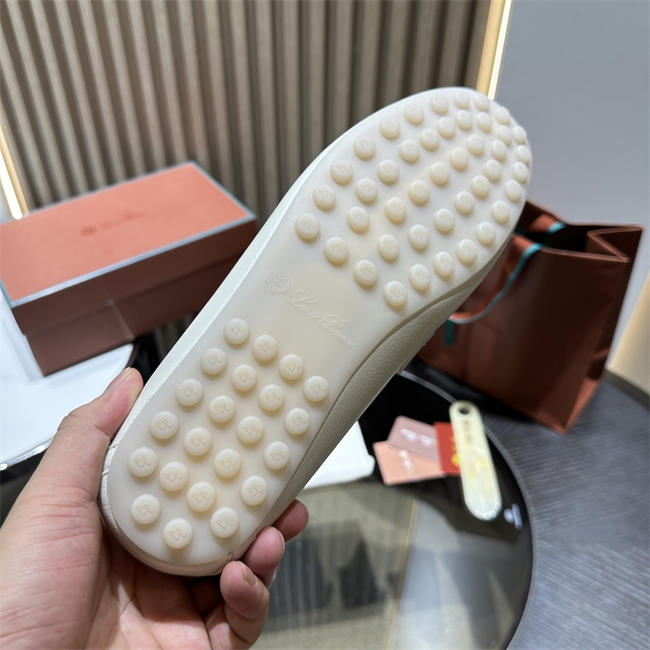 L0r0 P1ana Loafer