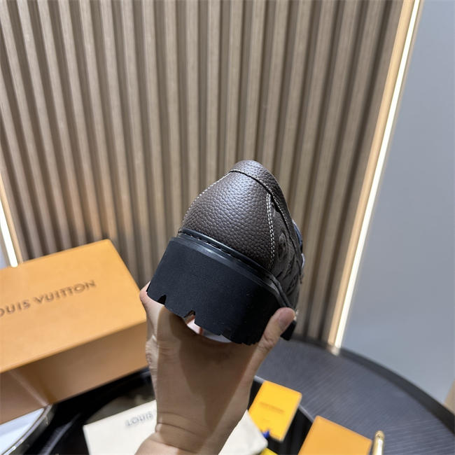 Lv Loafer084