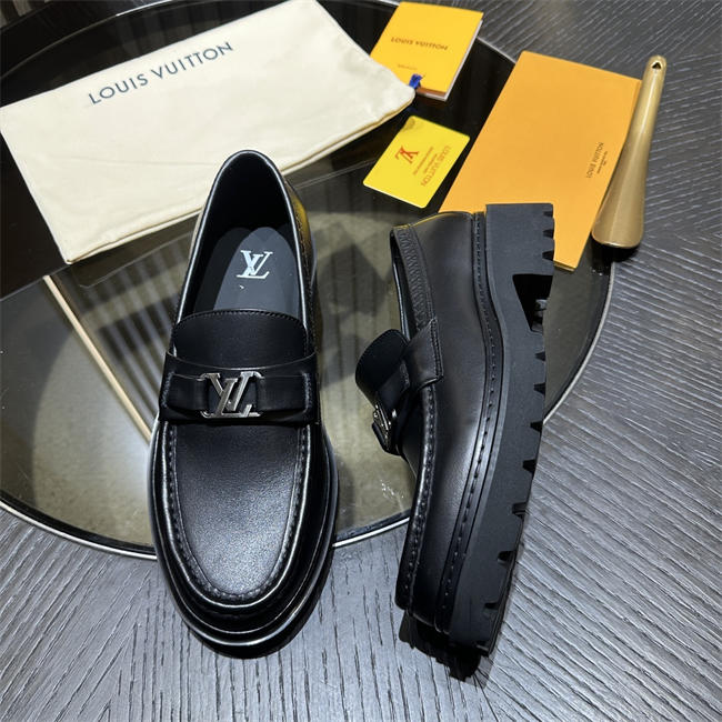Lv Loafer090