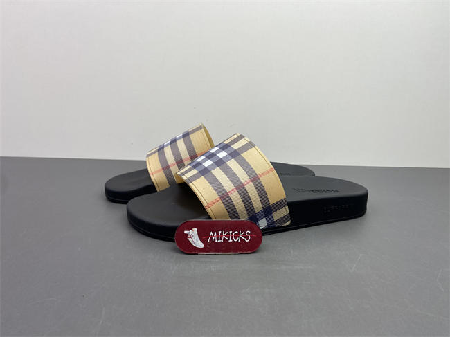 Bv*b*rry Slipper 01