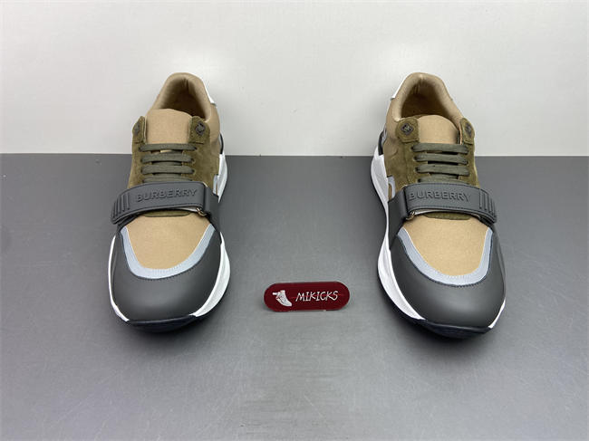 Bv*b*rry Sneaker