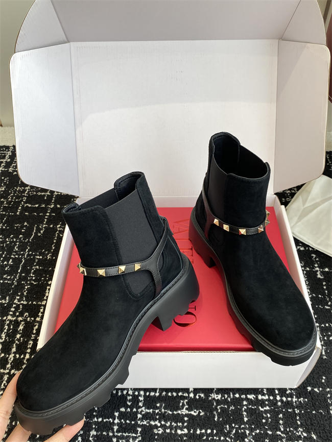 Va1e*ntin0 Boots