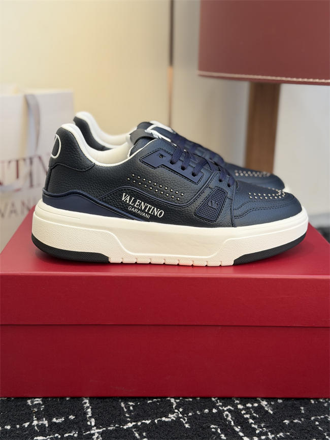 Va1e*ntin0 Sneakers