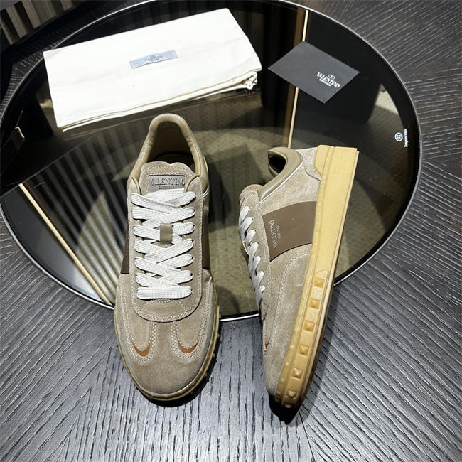 Va1e*ntin0 Sneakers