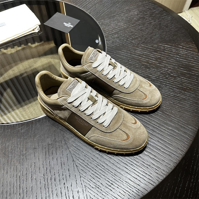 Va1e*ntin0 Sneakers