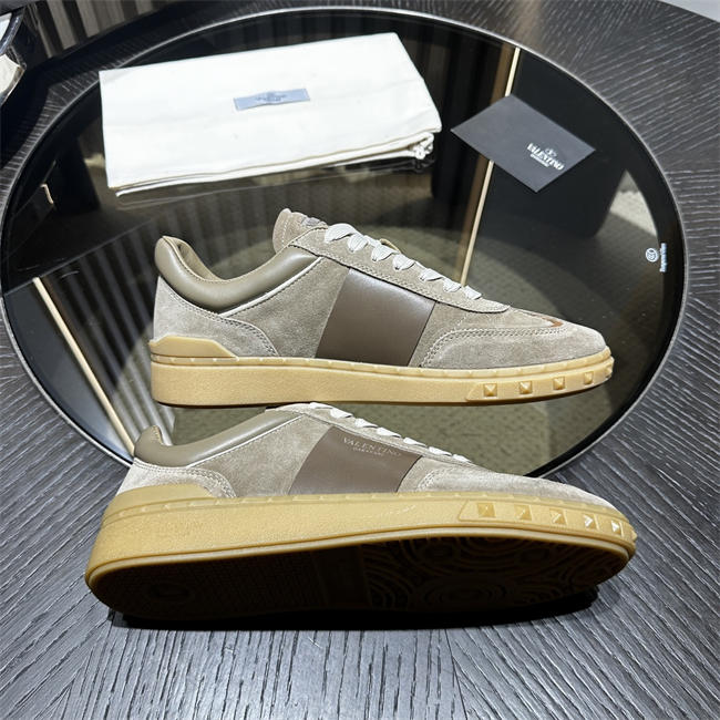 Va1e*ntin0 Sneakers