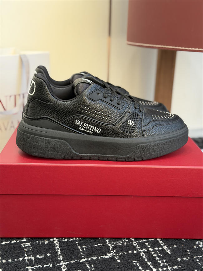 Va1e*ntin0 Sneakers