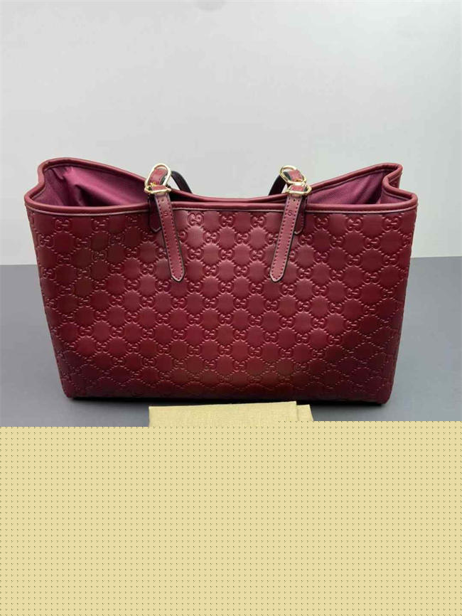 Gvc*1 GG Signature Tote