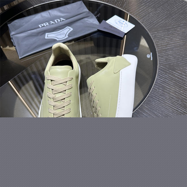 Pra*a Sneaker074