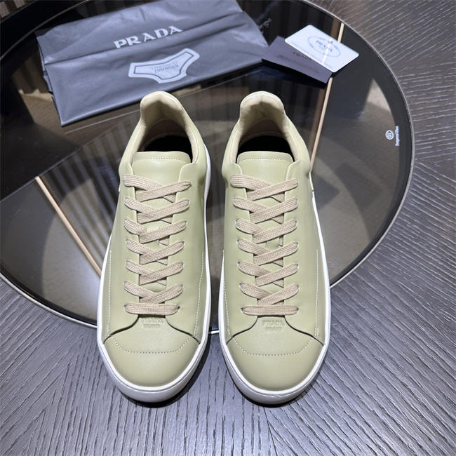 Pra*a Sneaker074