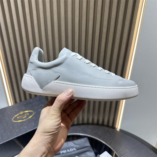 Pra*a Sneaker076