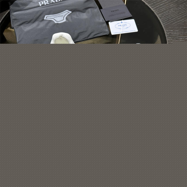 Pra*a Sneaker081